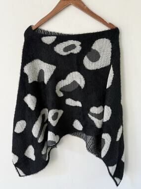 Animal Print Wrap Leopard Print One Size Black Fuzzy Boho Artsy Shawl Poncho